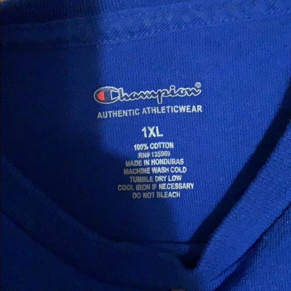 Champion Tee size XL - Picture 2 of 2